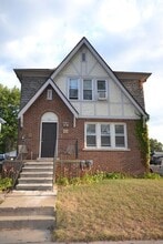 Building Photo - 400 E Cambourne St