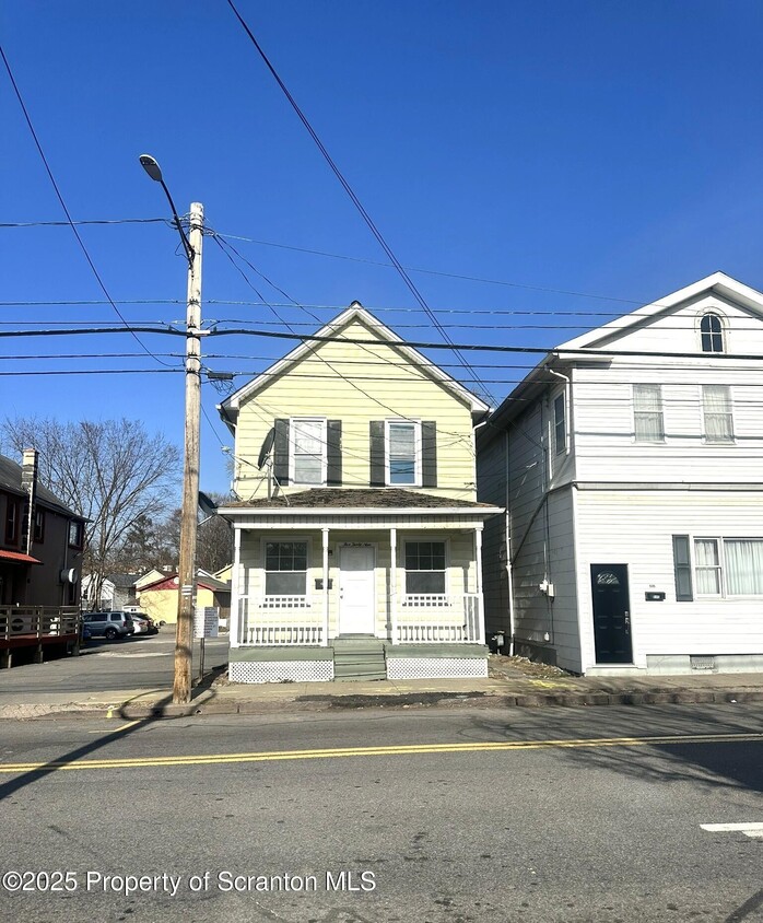 Primary Photo - 539 Hazle St