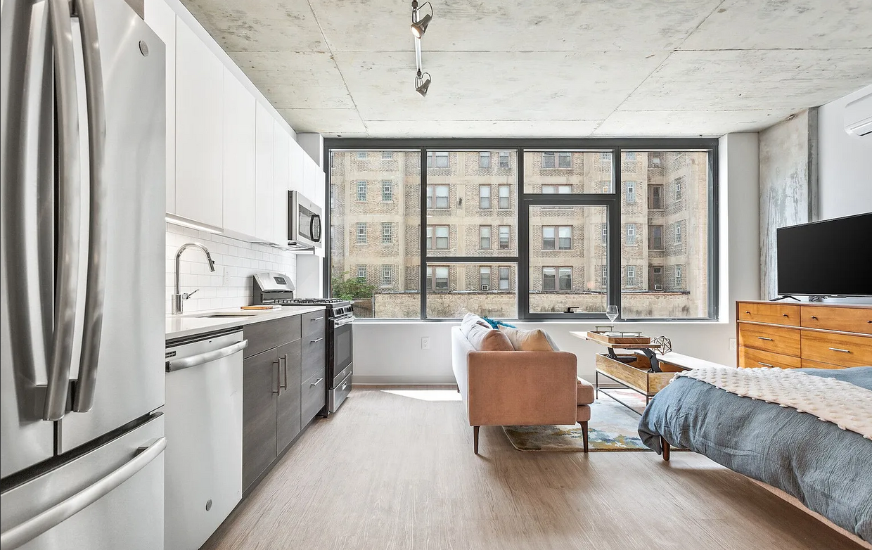 Foto principal - 4545 N Sheridan Rd