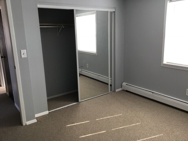 Building Photo - 848 Riverview Blvd