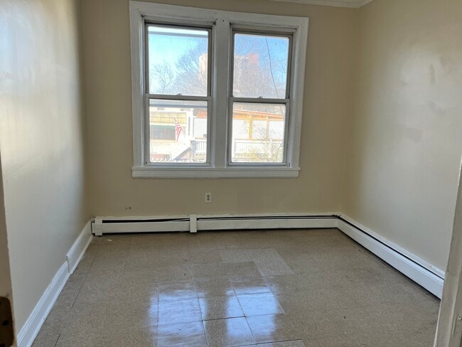 Building Photo - 211 Garfield Ave