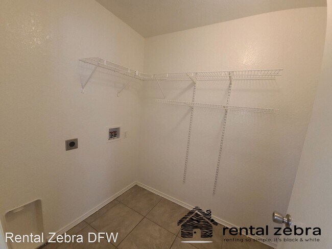 Building Photo - 4 br, 2 bath House - 12200 Shine Ave