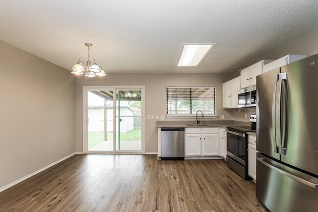 Building Photo - 1012 Aransas Cove