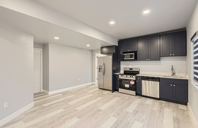 Foto del edificio - 15721 E Lake Cir