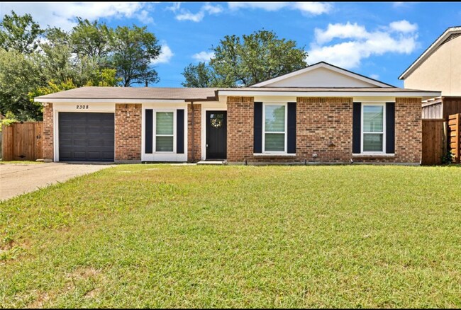 Foto del edificio - 2308 Foxcroft Ln