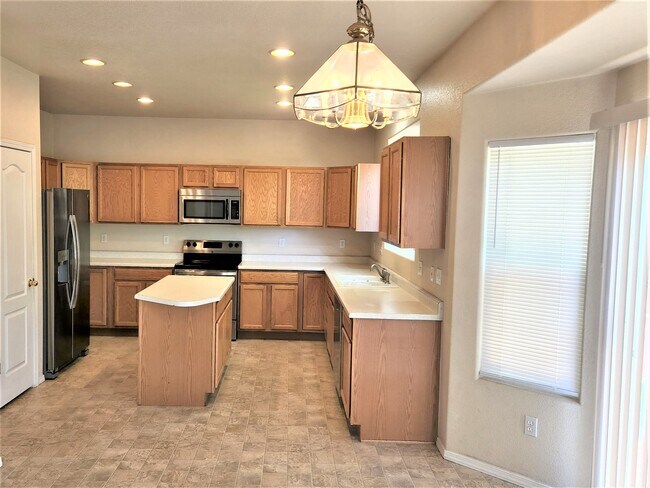 Building Photo - 796 Ridgebury Pl