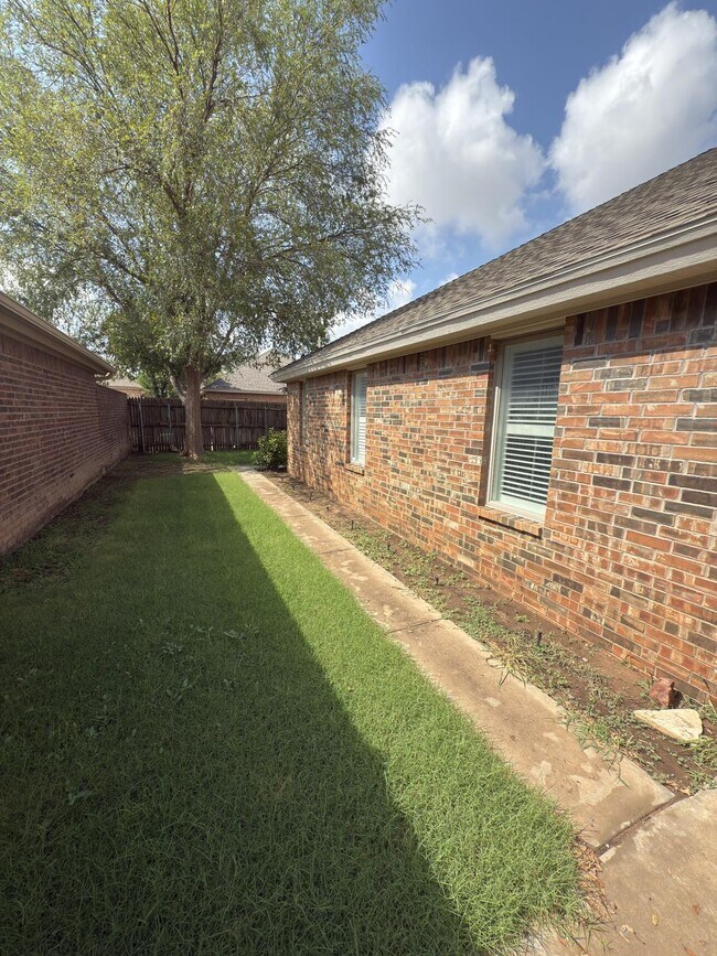 Building Photo - 4103 101st St