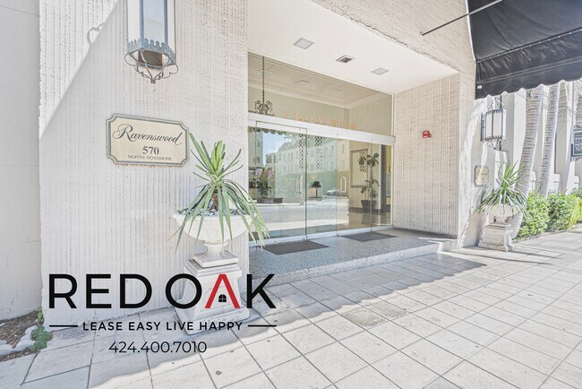 Foto del edificio - 570 N Rossmore Ave