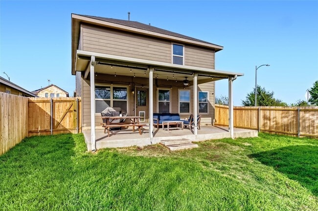 Foto del edificio - 7233 Crestone Rd