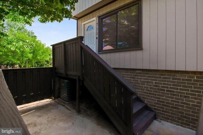 Building Photo - 1733 Westwind Way