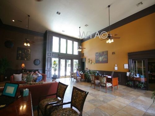 Foto del edificio - 8900 N Interstate Hwy 35