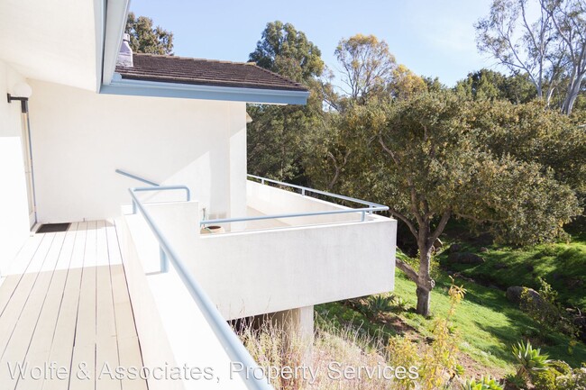 Building Photo - 3 br, 2.5 bath House - 1082 Via Los Padres