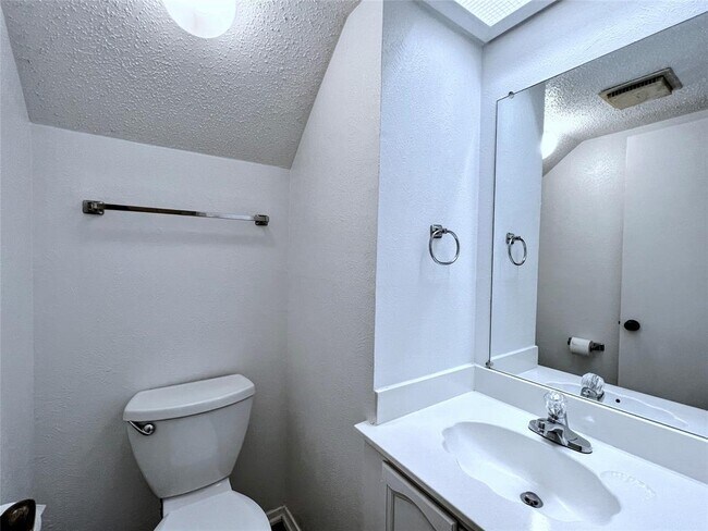 Building Photo - 2819 Capella Cir