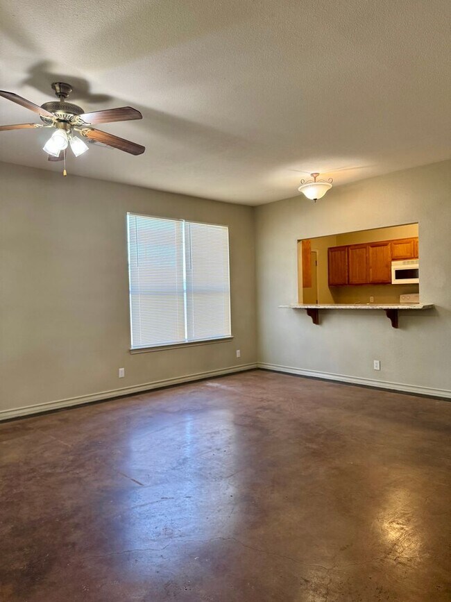 Building Photo - 220 Sandstone Dr