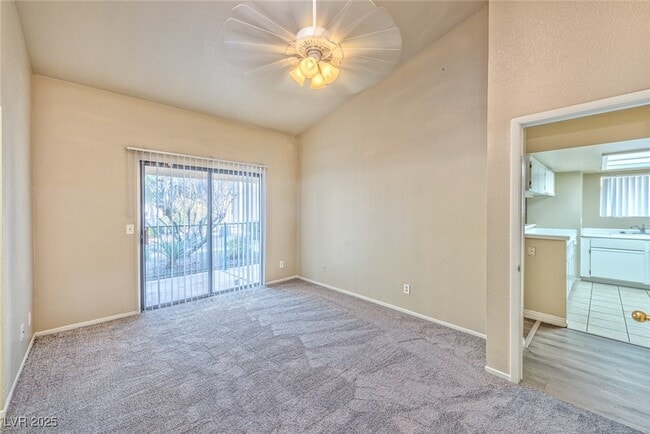 Foto del edificio - 2839 Blue Bonnet Dr
