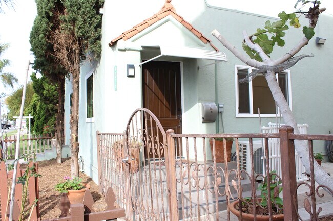 Gated front entrance - 4019 Park Blvd