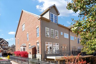 Building Photo - 18334 Buccaneer Terrace