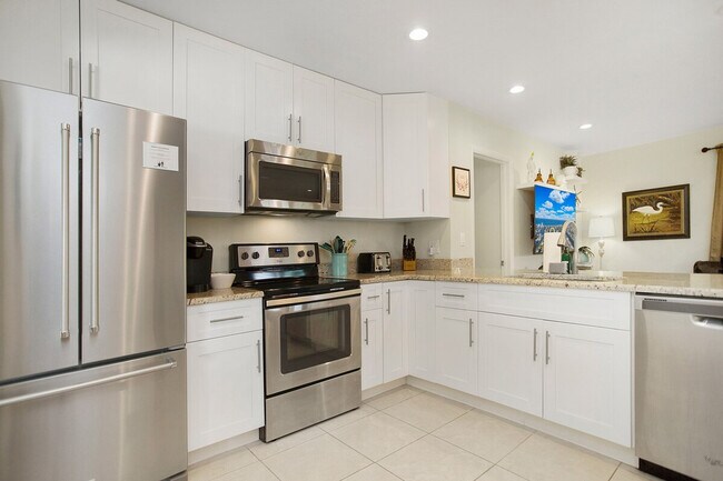 Foto del edificio - 645 103rd Ave N