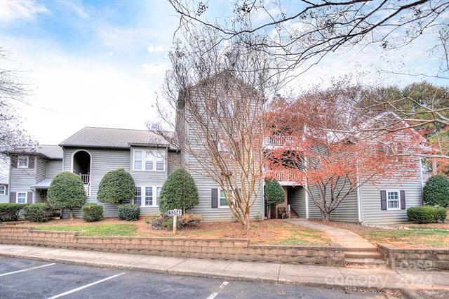Foto del edificio - 3204 Selwyn Farms Ln