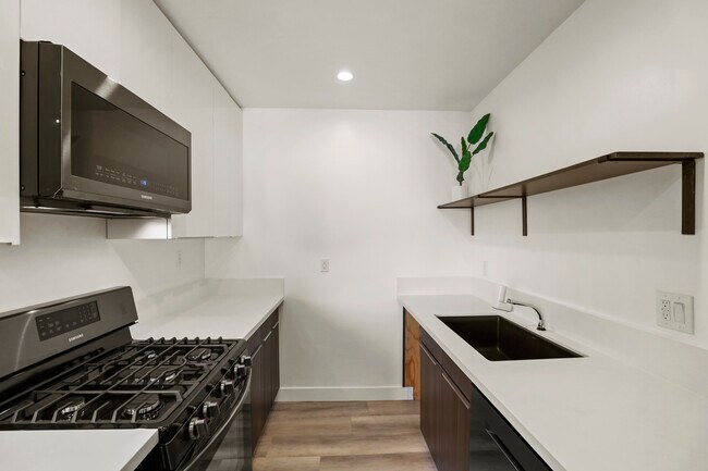 Building Photo - 2561 W Ave 30