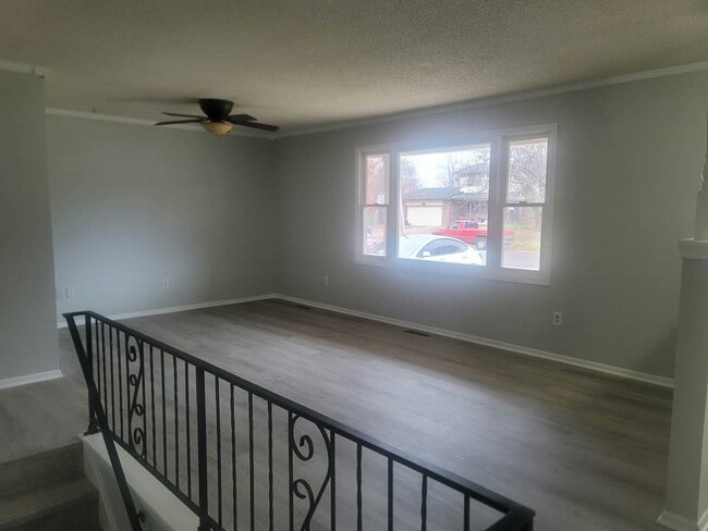 Foto del edificio - 621 Ridgeway Rd