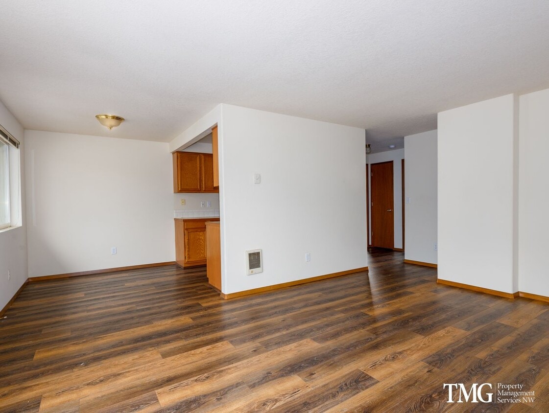 Primary Photo - 2BD Ranch Style Duplex in Desirable Washou...