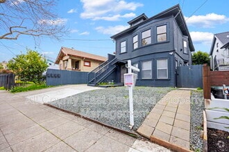 Building Photo - 1015 47th St