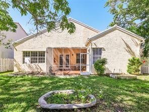 Foto del edificio - 323 Lake Crest Court, Weston, FL 33326 - 3...
