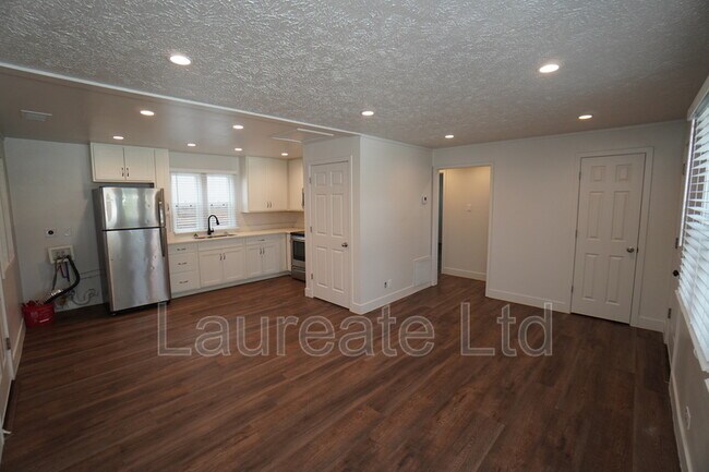 Foto del edificio - 4088 S Clay St