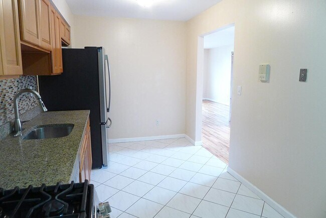Building Photo - 6201 Newkirk Ave