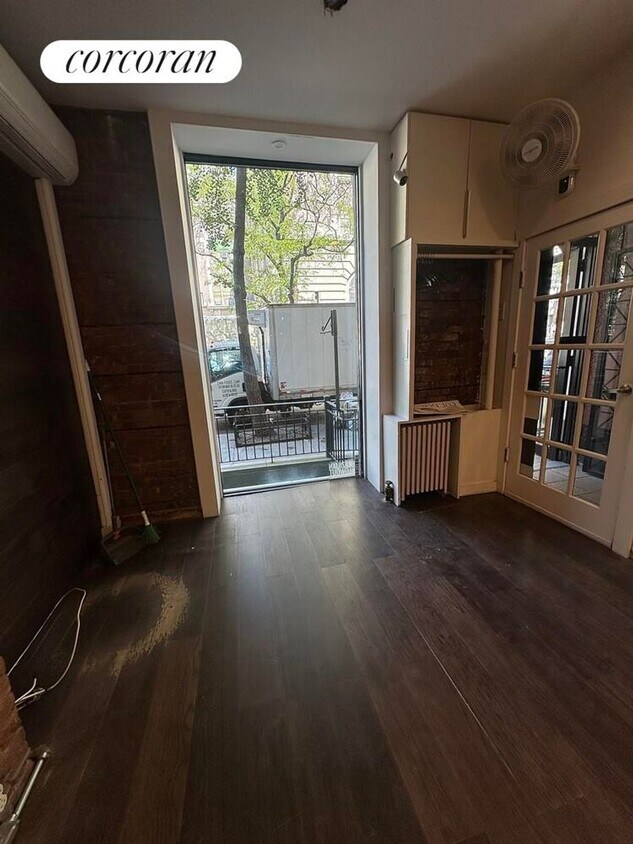 Building Photo - 324 W 47th St