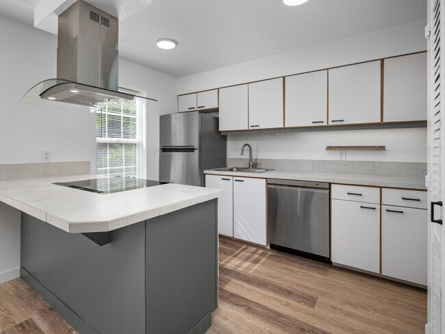 Foto del edificio - 8500 SW Curry Dr