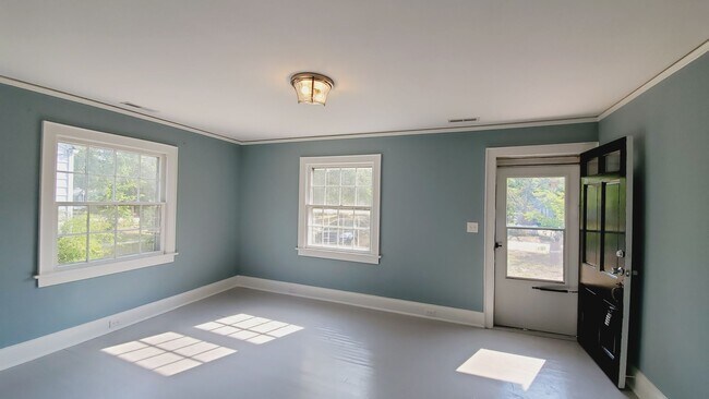 Foto del edificio - SUNSET PARK - 2 Bedroom House in quaint an...