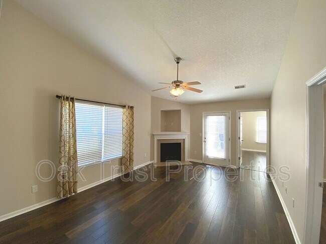 Building Photo - 7840 Park Gate Dr