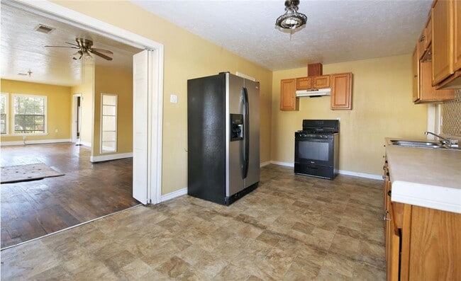 Foto del edificio - 411 E Gulf St