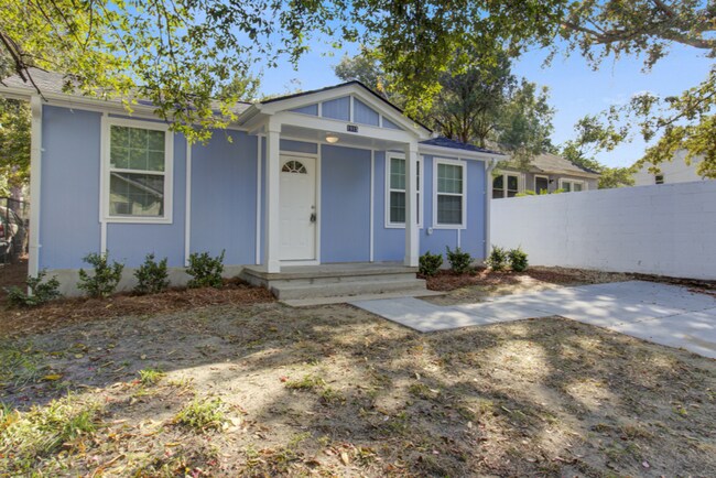 Foto del edificio - Renovated 3BR/2BA Home for Rent in North Charleston Granite Countertops Stainless Steel Appliances