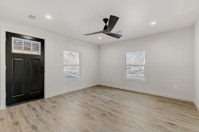 Foto del edificio - 946 Pratt St