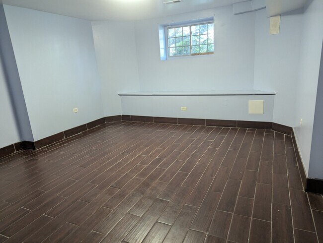 Foto del edificio - 8105 S Green St