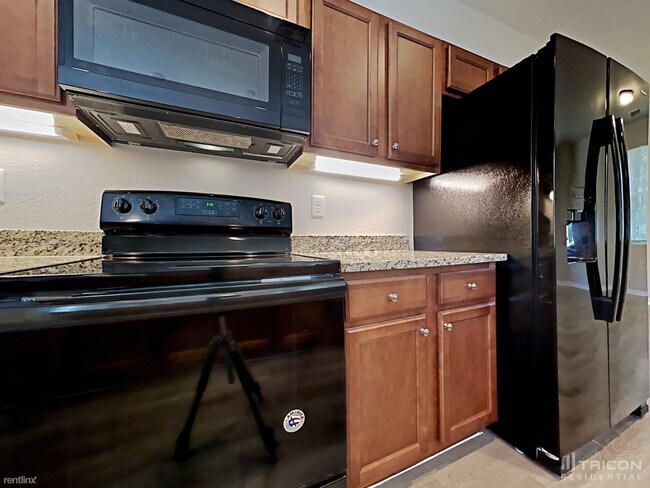 Building Photo - 3144 S San Mateo Dr