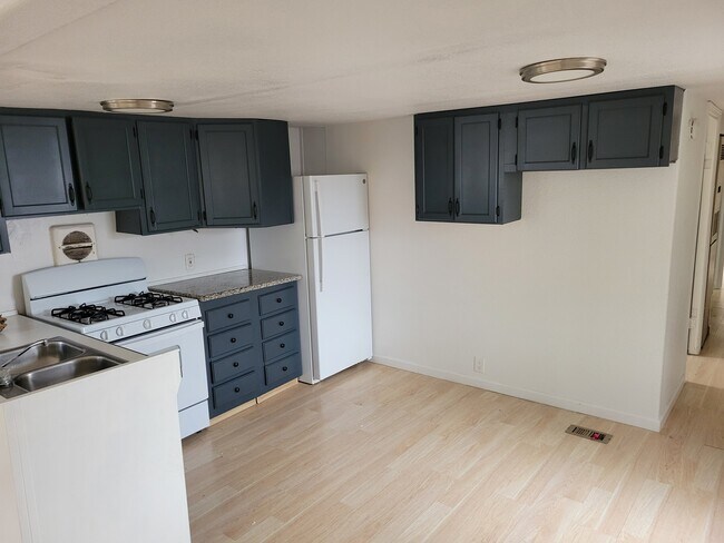 Foto del edificio - 4050 Jupiter St