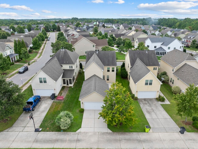 Photo - 1004 Crinoline Ln House