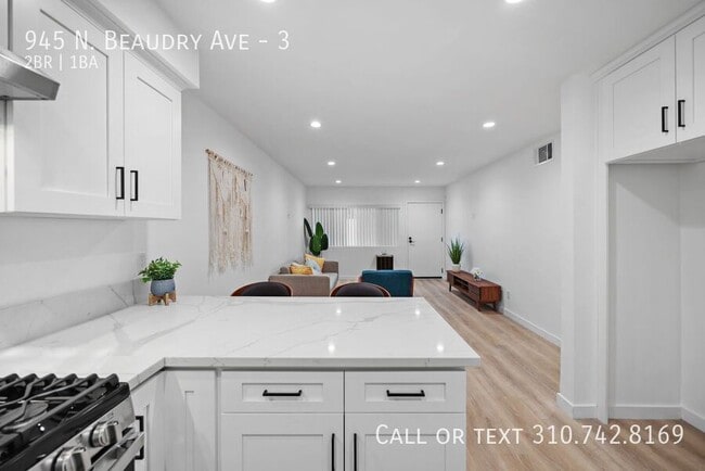 Building Photo - 945 N Beaudry Ave
