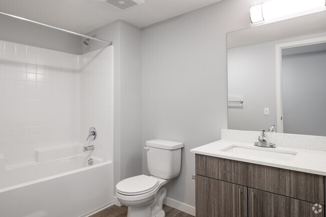 3BD, 2BA - 1,118SF - Primary Bathroom - District 208