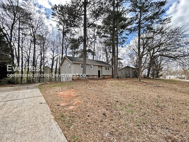 Building Photo - 2 Bed, 2 Bath Home with Fenced Yard & Garage / Pet-Friendly / Available Now!