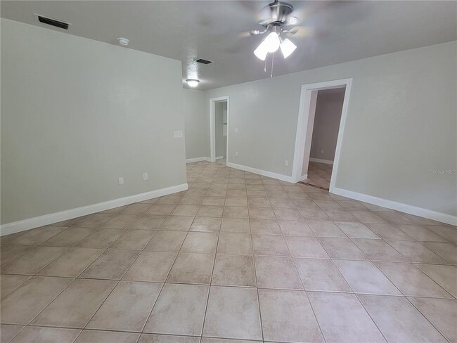 Building Photo - 6961 SE 55th Pl
