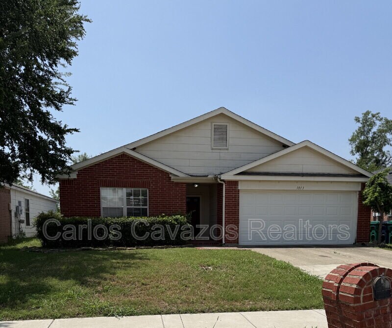 Foto principal - 1013 Springcreek Dr