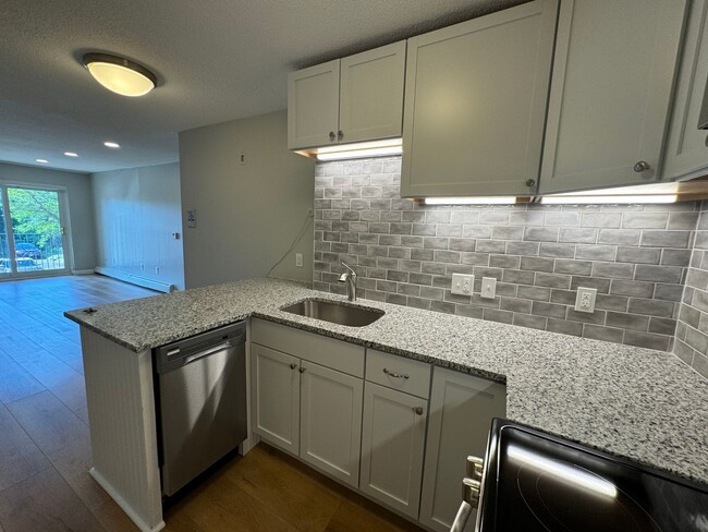 Building Photo - Sunlit Sanctuary: Spacious Two-Bed Apartme...