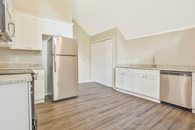 Foto del edificio - 2210 Cedar Forks Dr