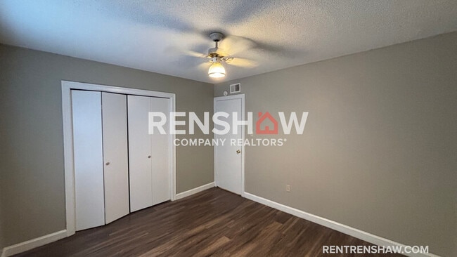 Building Photo - 3212 13 Colony Mall