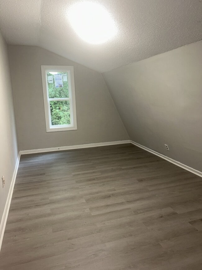 Building Photo - 110 Perry Ln